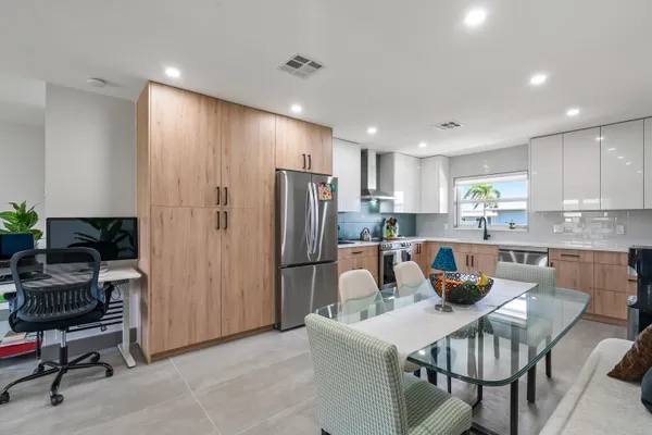 $2,000 | 2017 South Seacrest Boulevard, Unit C, Boynton Beach, FL 33435
