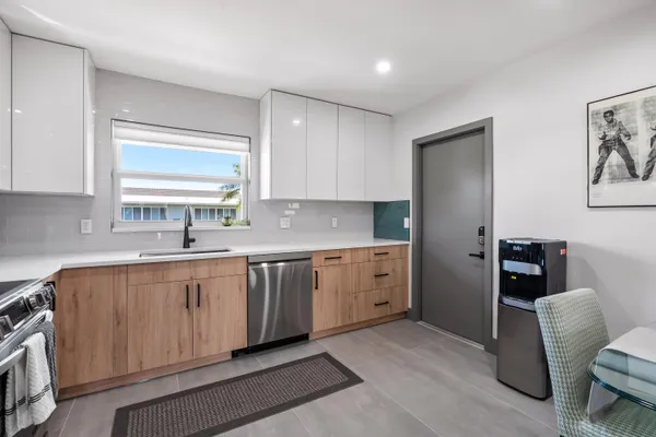 $2,000 | 2017 South Seacrest Boulevard, Unit C, Boynton Beach, FL 33435