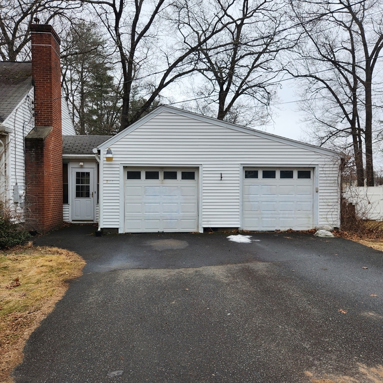 514 Dewey Street West Springfield, MA 01089 - Photo 39 of 42 a view of a house with a yard