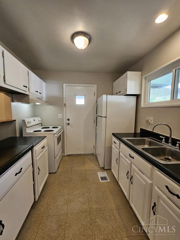 8789 Daly Road Cincinnati, OH 45231 - Photo 3 of 25