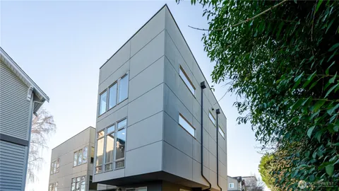 $895,000 | 3245 21st Avenue West, Seattle, WA 98199