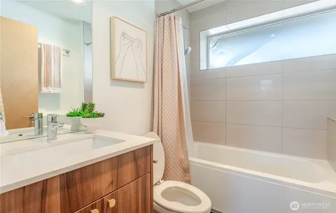 $895,000 | 3245 21st Avenue West, Seattle, WA 98199