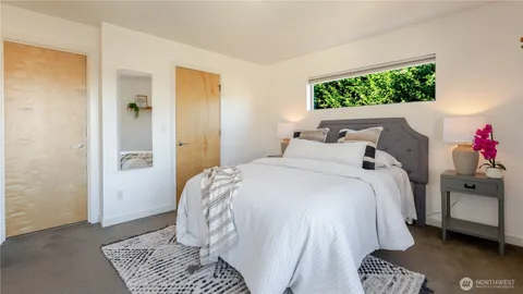 $895,000 | 3245 21st Avenue West, Seattle, WA 98199