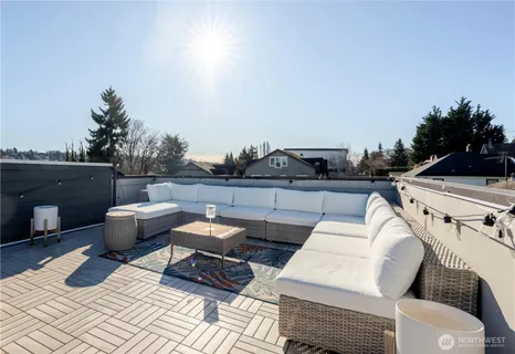 $895,000 | 3245 21st Avenue West, Seattle, WA 98199