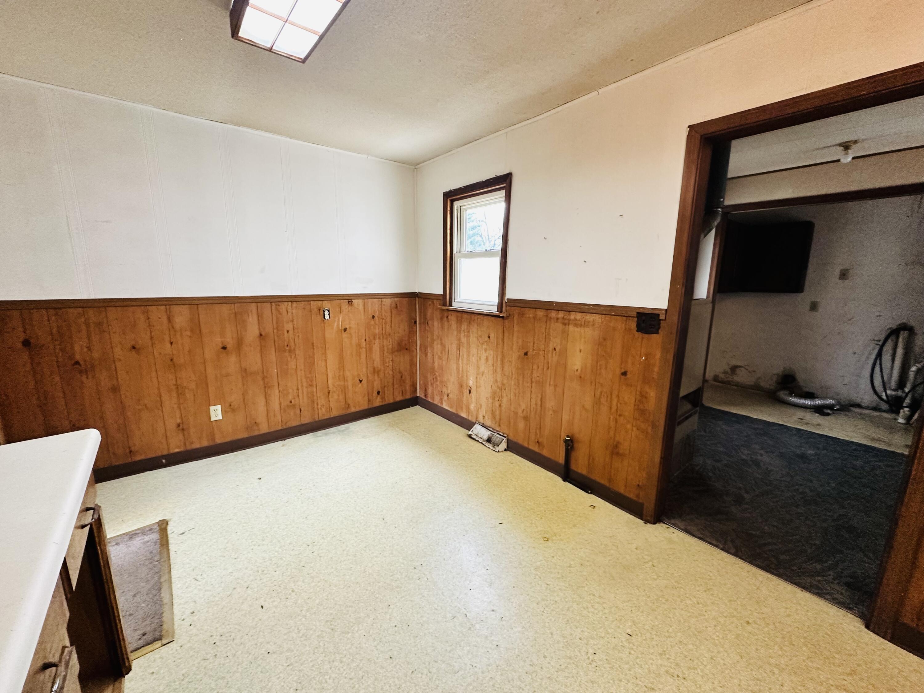 2836 North Whitehall Road Muskegon, MI 49445 - Photo 20 of 43 57776552-C18E-4B2D-B322-AFF2FE1C87EA