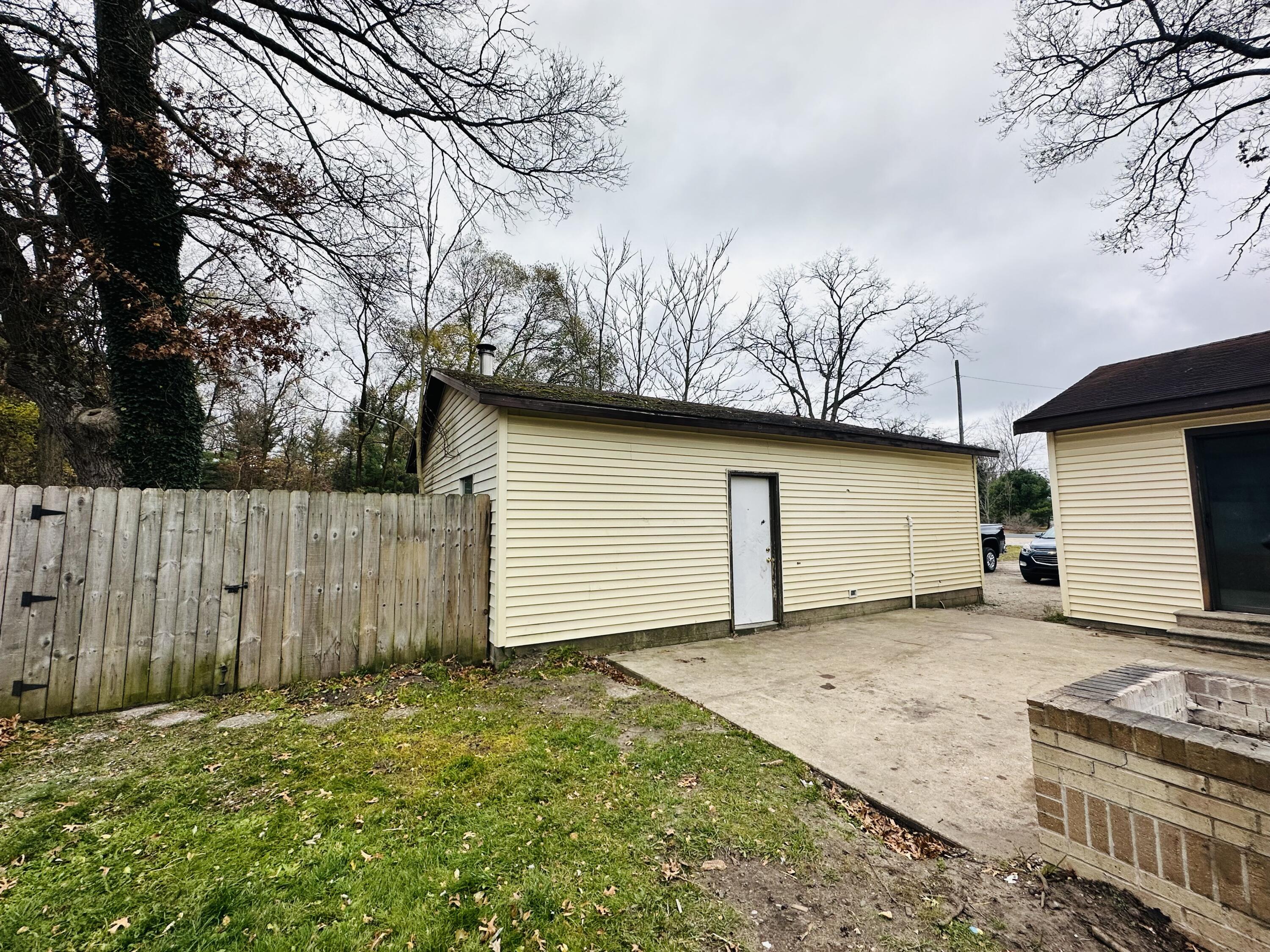 2836 North Whitehall Road Muskegon, MI 49445 - Photo 9 of 43 774C6996-2942-415D-8526-C1776DFEBAAB
