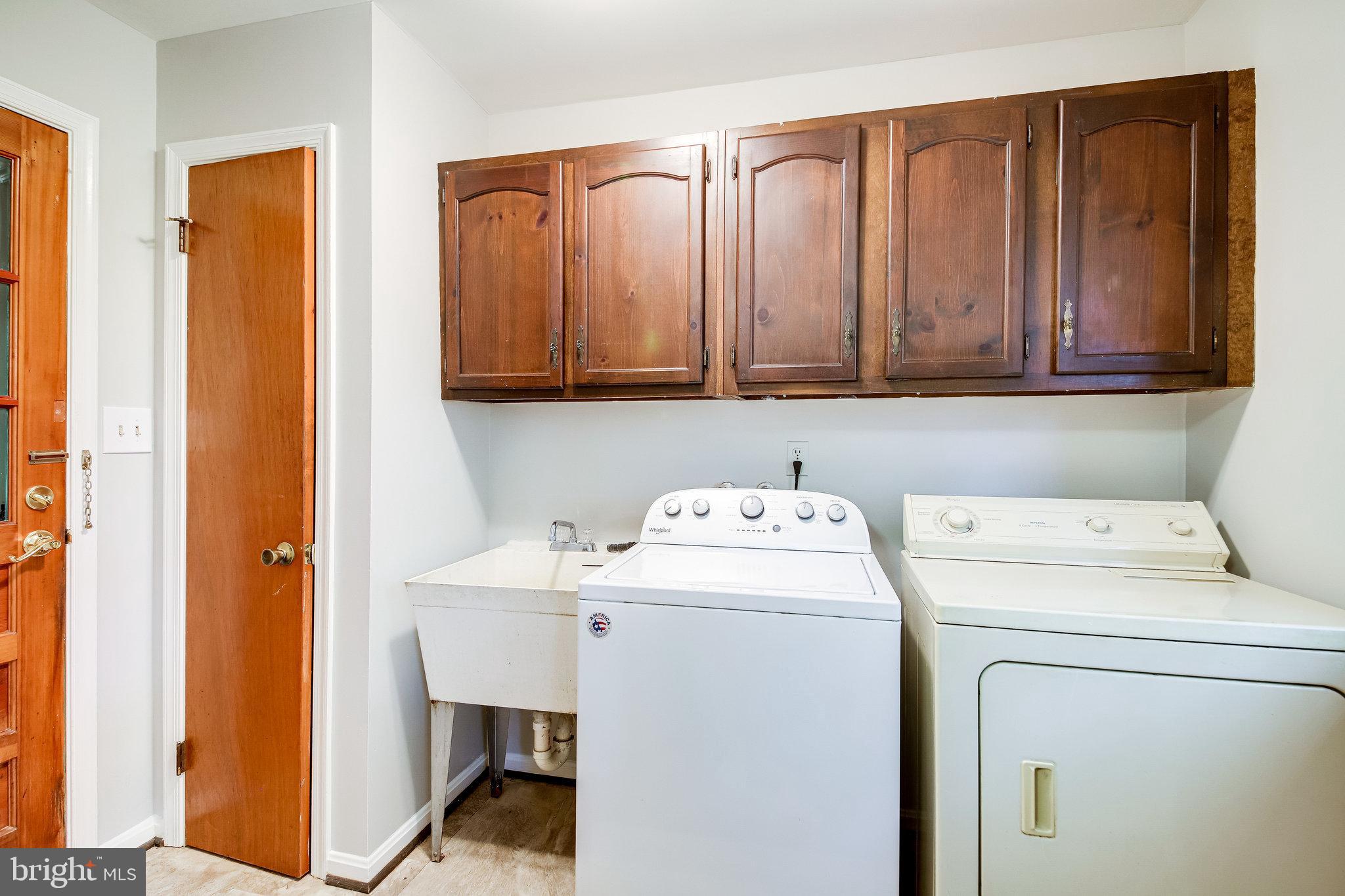 6203 Enon School Road Marshall, VA 20115 - Photo 14 of 32 Laundry Off Kitchen