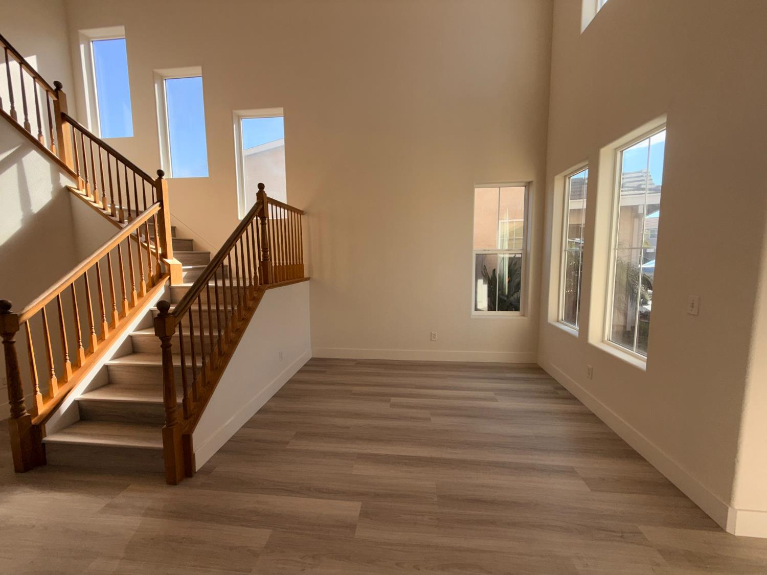 1977 Lemon Avenue Madera, CA 93637 - Photo 3 of 17 a view of an entryway with wooden floor