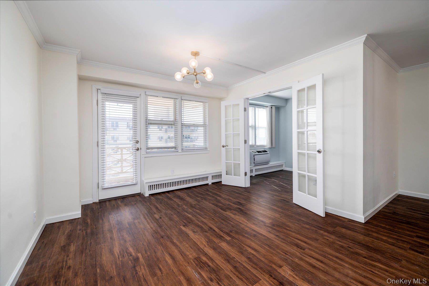 430 Shore Road, Unit 8H Long Beach, NY 11561 - Photo 11 of 43 living room/dining area combo