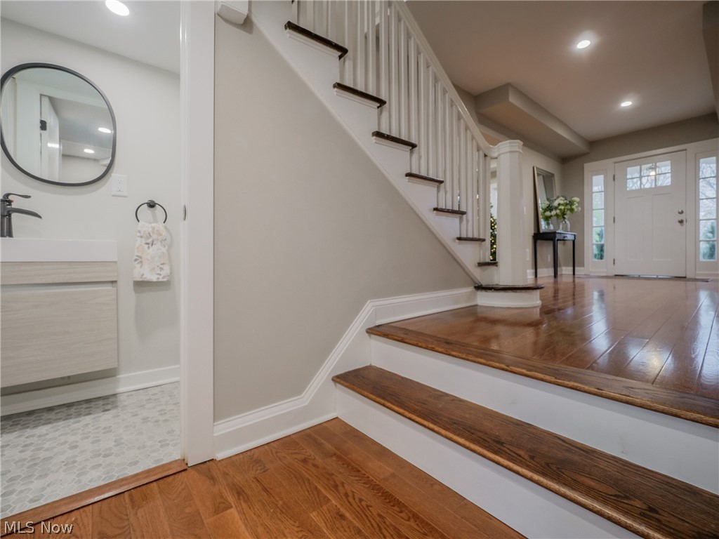 2945 Lee Road Cleveland, OH 44120 - Photo 16 of 35