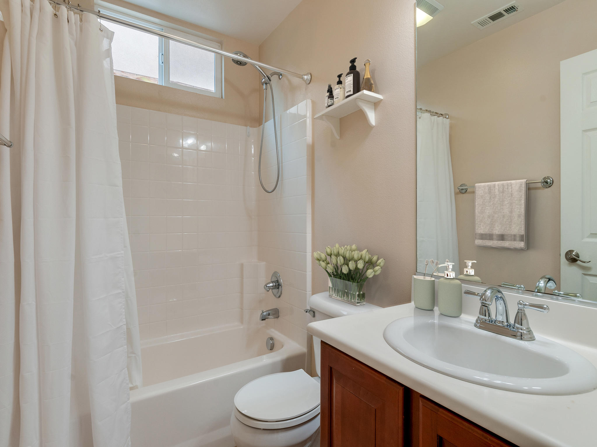 27747 Tate Road Menifee, CA 92585 - Photo 12 of 31 Downstairs Bathroom