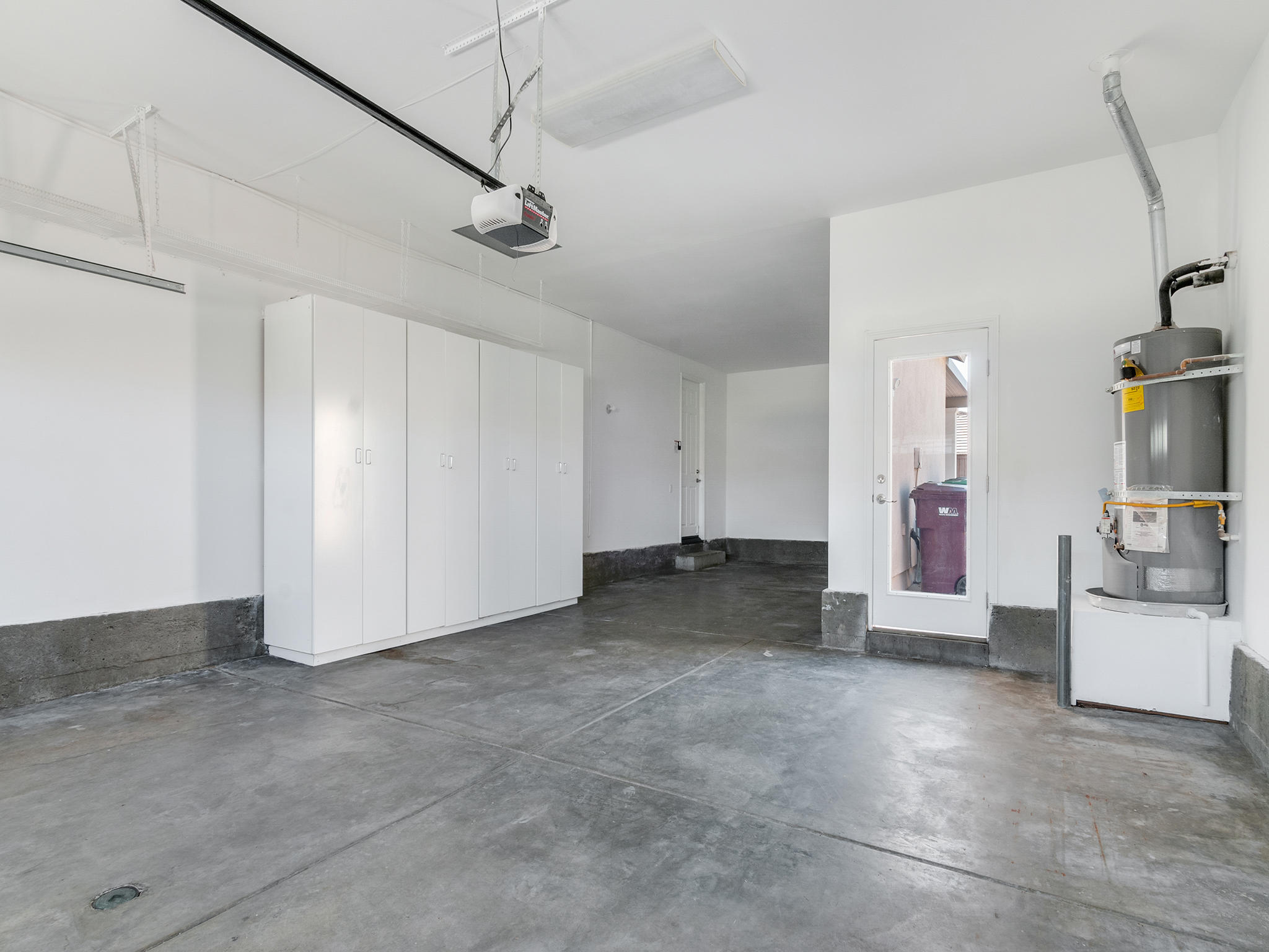27747 Tate Road Menifee, CA 92585 - Photo 26 of 31 Garage