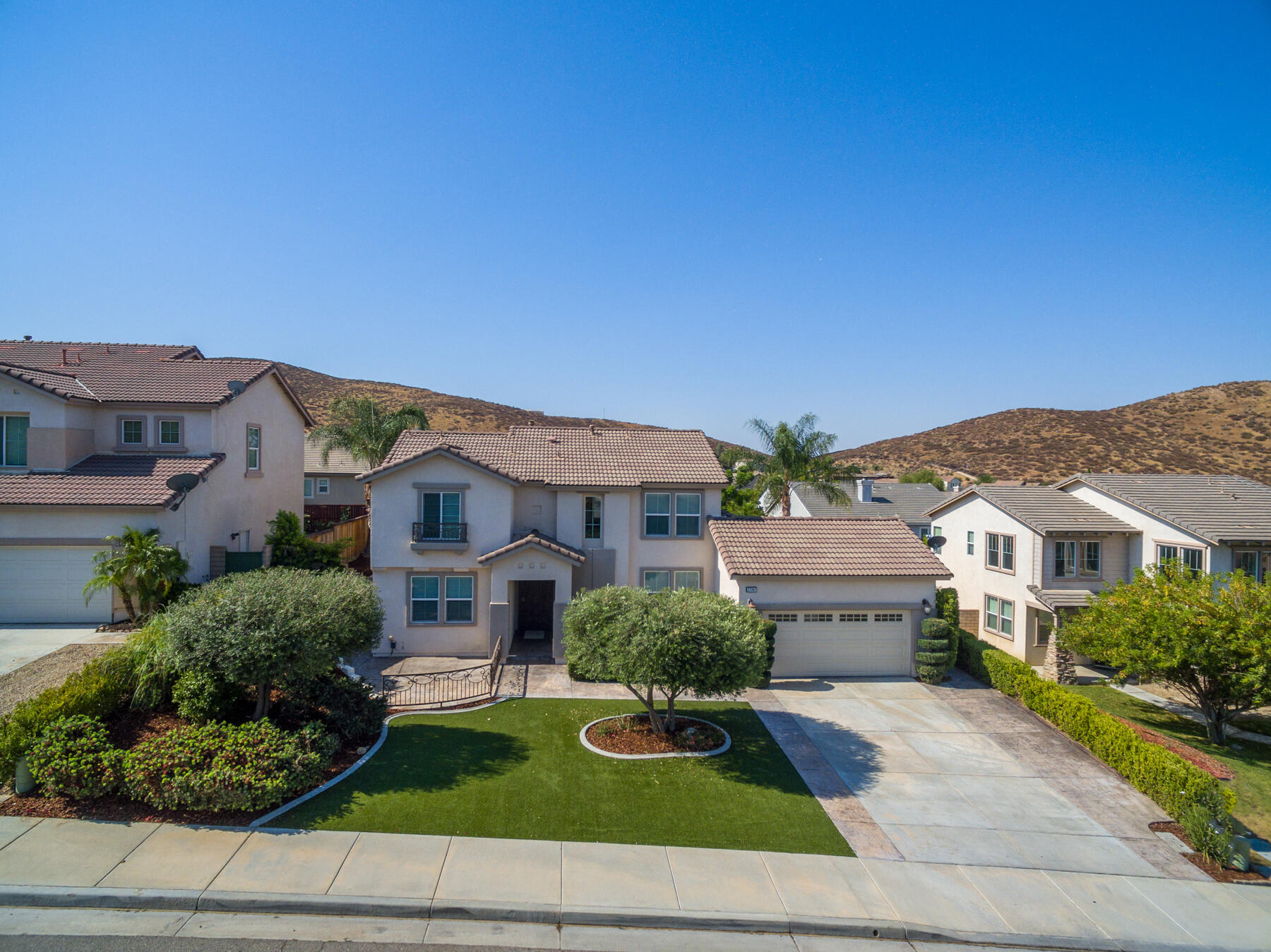 27747 Tate Road Menifee, CA 92585 - Photo 30 of 31 Front