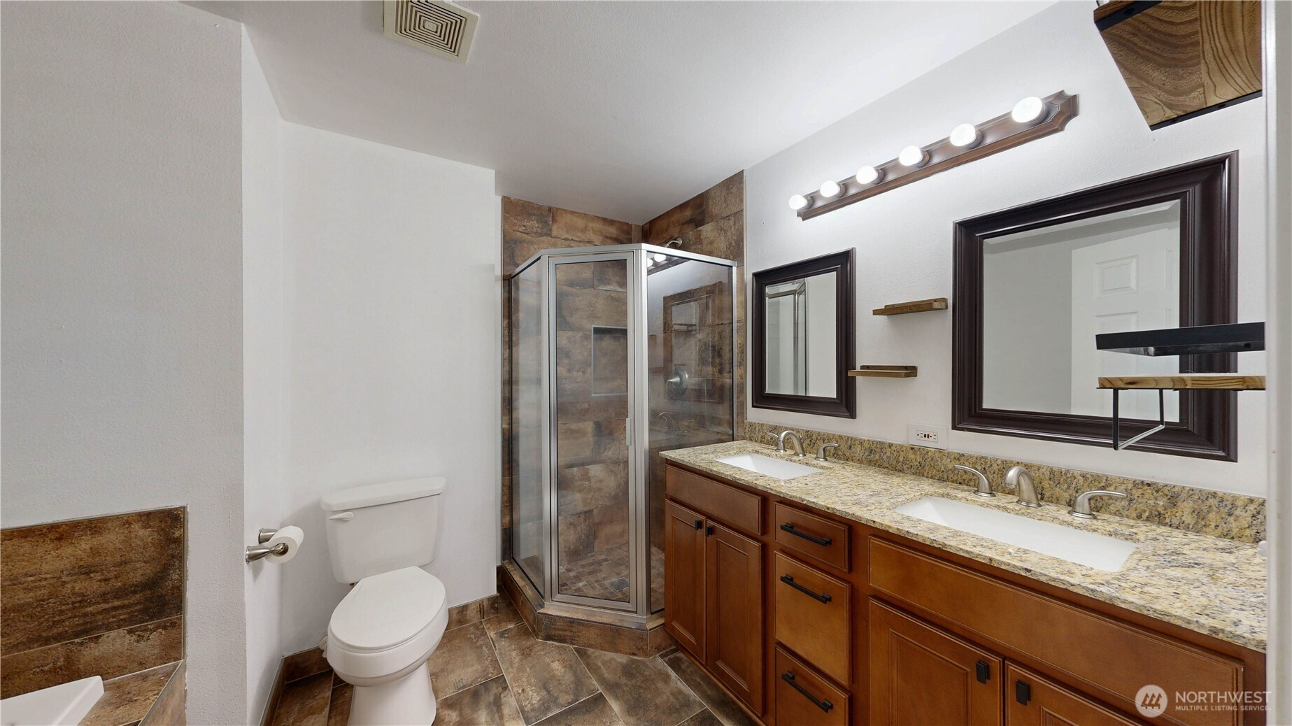 12315 170th Street East Puyallup, WA 98374 - Photo 10 of 22