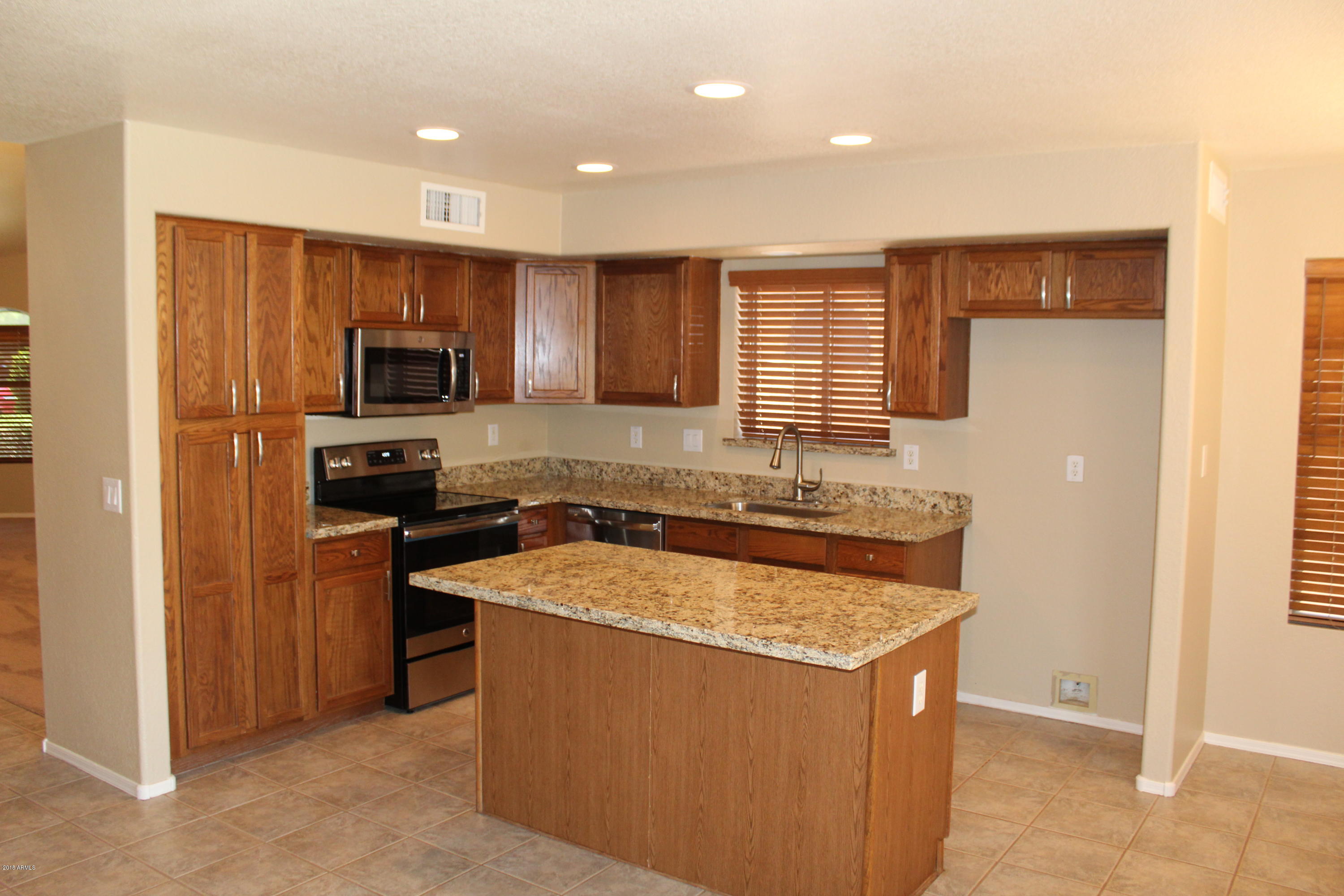 653 East Kyle Drive Gilbert, AZ 85296 - Photo 5 of 30 IMG_1505