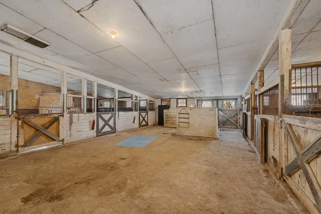 $1,590,000 | 25718 West State Rte 22, Barrington, IL 60010