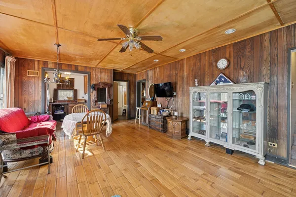 $1,590,000 | 25718 West State Rte 22, Barrington, IL 60010
