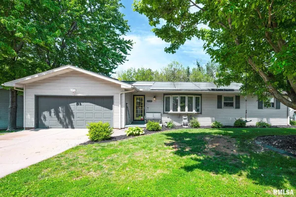 $289,000 | 3333 West Lexington Court, Peoria, IL 61615