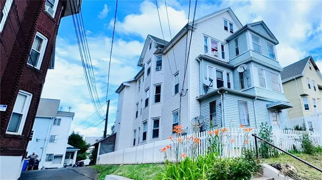 $1,500 | 398 Park Street, Unit 3, New Britain, CT 06051