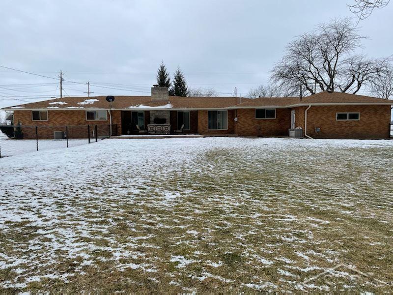 2139 Midland Road Bay City, MI 48706 - Photo 27 of 48 Large Fenced Yard