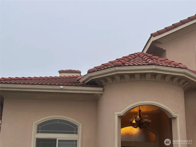 a view of a house with garage