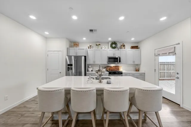 $449,700 | 5016 Monaco Parkway, Redding, CA 96002