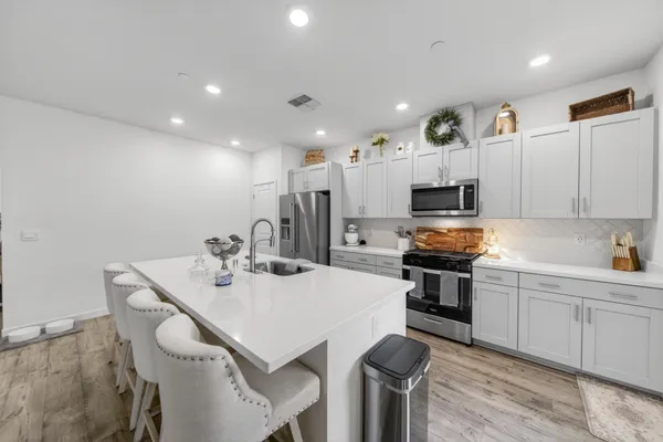 $444,900 | 5016 Monaco Parkway, Redding, CA 96002