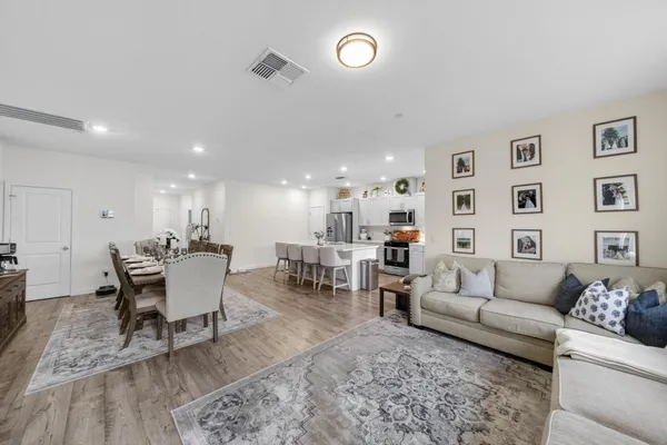 $444,900 | 5016 Monaco Parkway, Redding, CA 96002