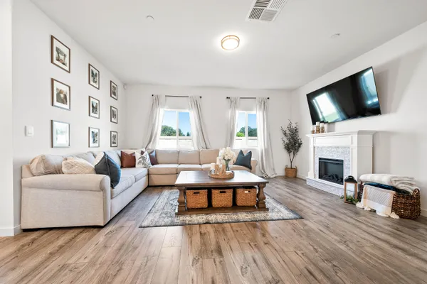 $444,900 | 5016 Monaco Parkway, Redding, CA 96002