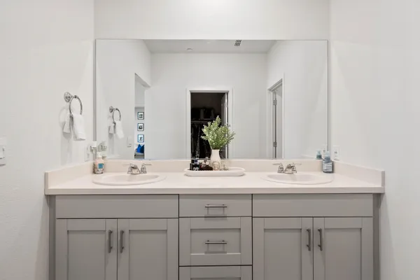 $444,900 | 5016 Monaco Parkway, Redding, CA 96002