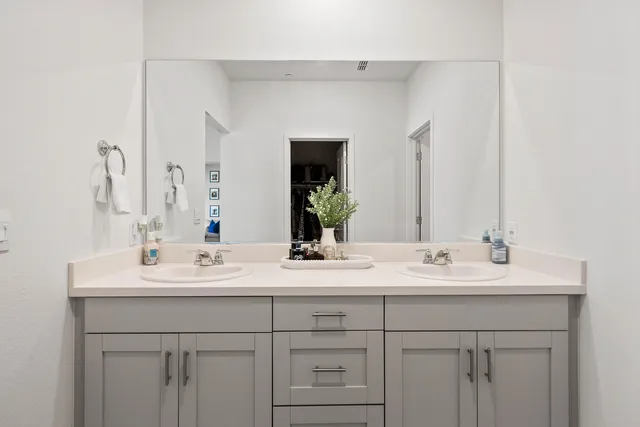 $449,700 | 5016 Monaco Parkway, Redding, CA 96002