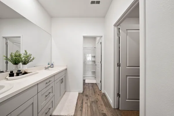 $444,900 | 5016 Monaco Parkway, Redding, CA 96002