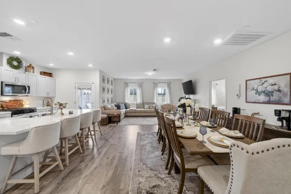 $444,900 | 5016 Monaco Parkway, Redding, CA 96002