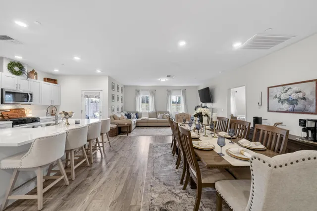 $449,700 | 5016 Monaco Parkway, Redding, CA 96002