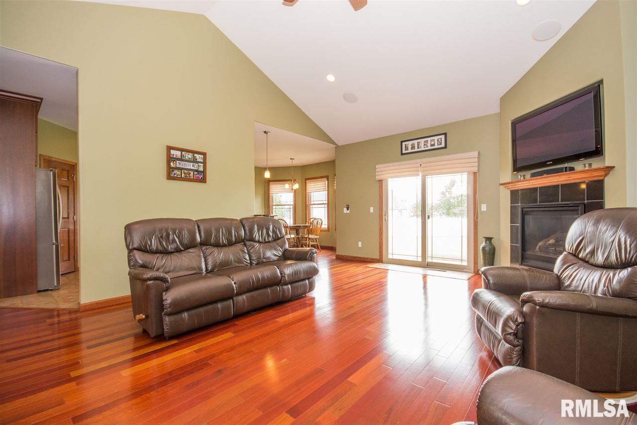 1519 Redbird Ridge Drive Metamora, IL 61548 - Photo 8 of 36
