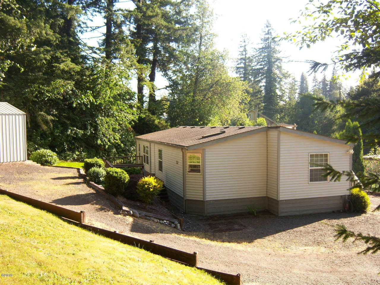 924 Southeast Sturdevant Road Toledo, OR 97391 - Photo 4 of 17 019