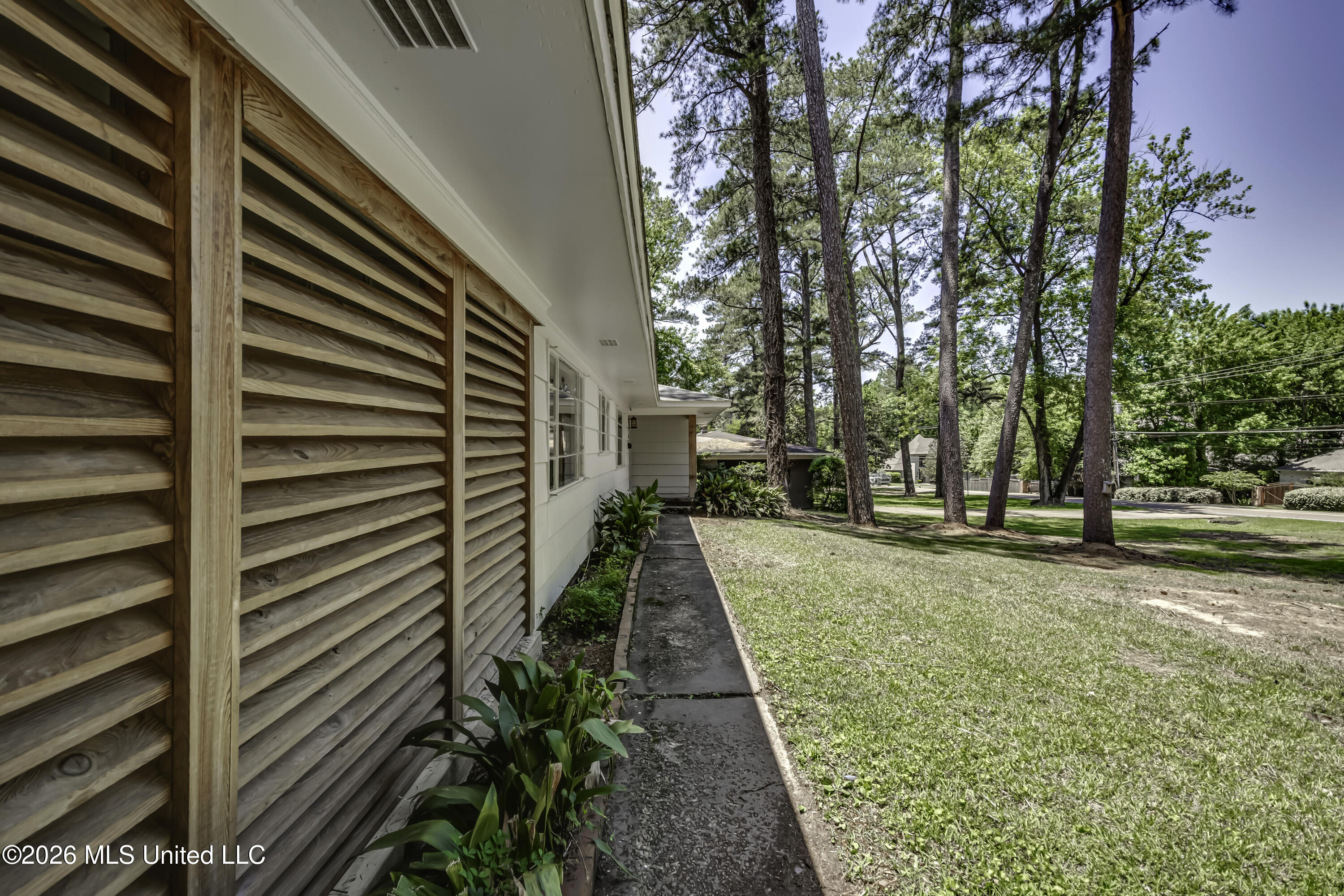 2051 Meadowbrook Road Jackson, MS 39211 - Photo 42 of 49 2051 Meadowbrook--10