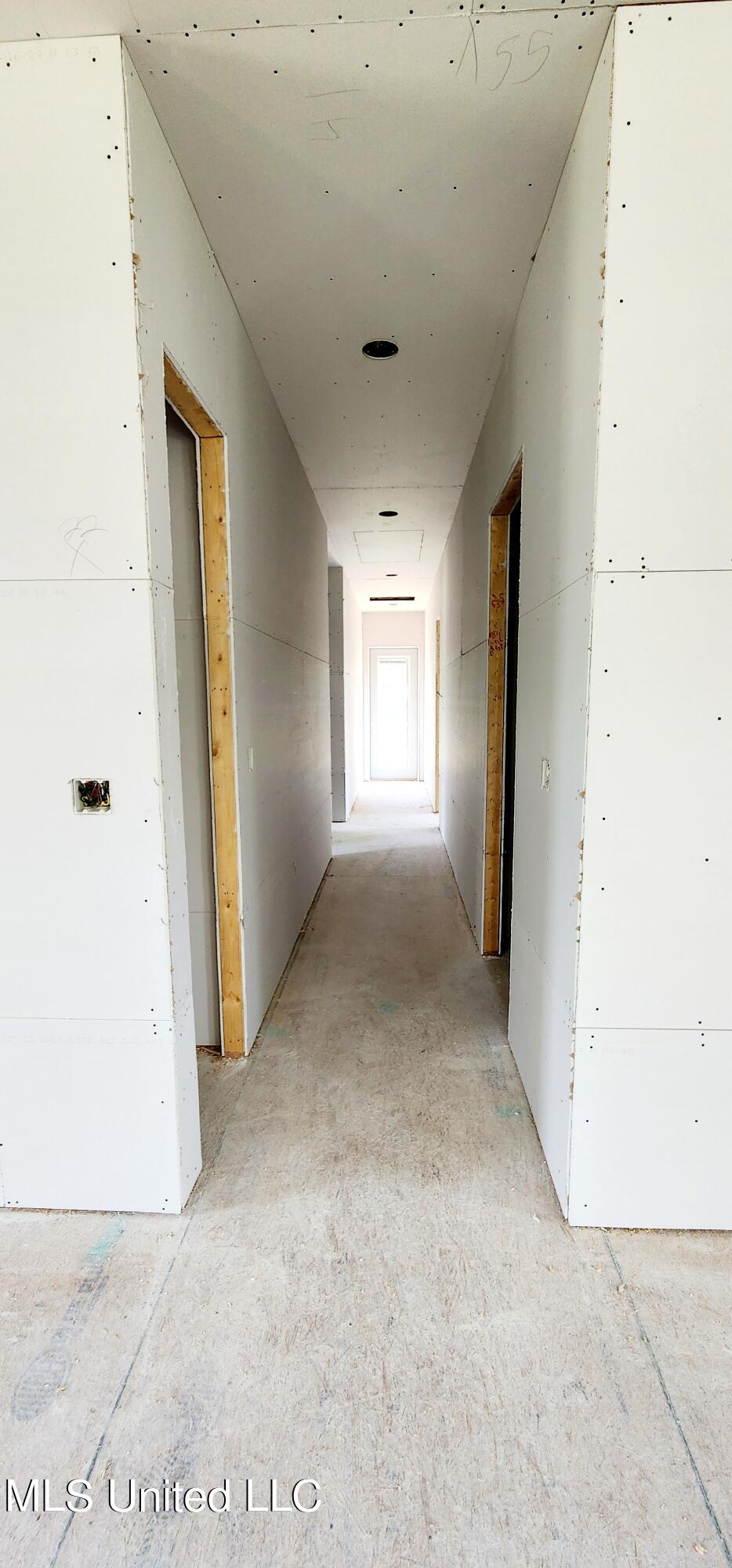 114 Pitcher Point Long Beach, MS 39560 - Photo 6 of 21 Hallway