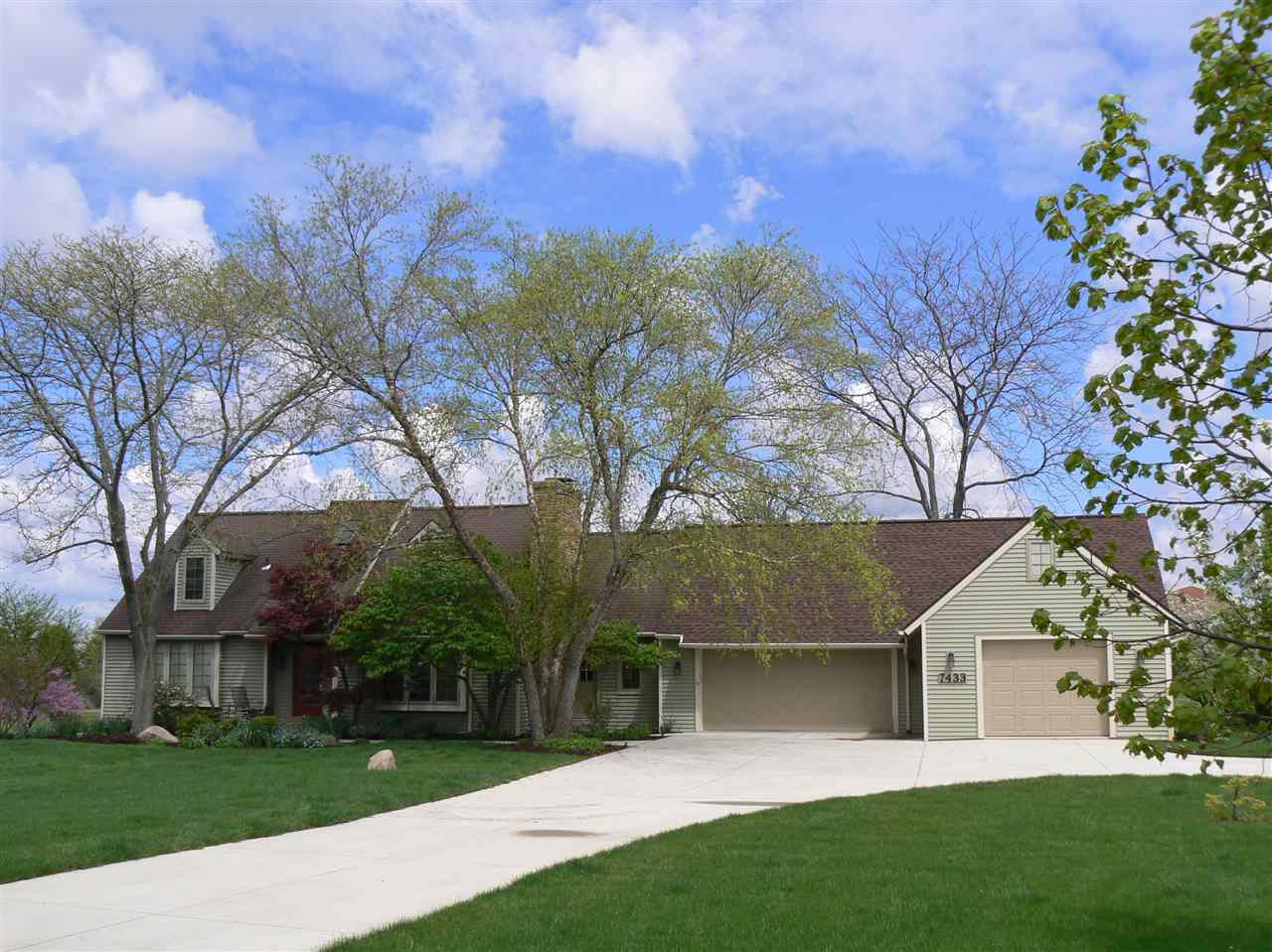 7433 Popp Road Fort Wayne, IN 46845 - Photo 1 of 34