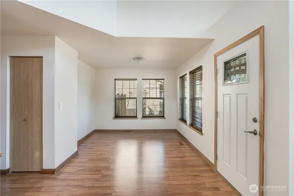 $3,100 | 15890 Lakeview Avenue Southeast, Monroe, WA 98272