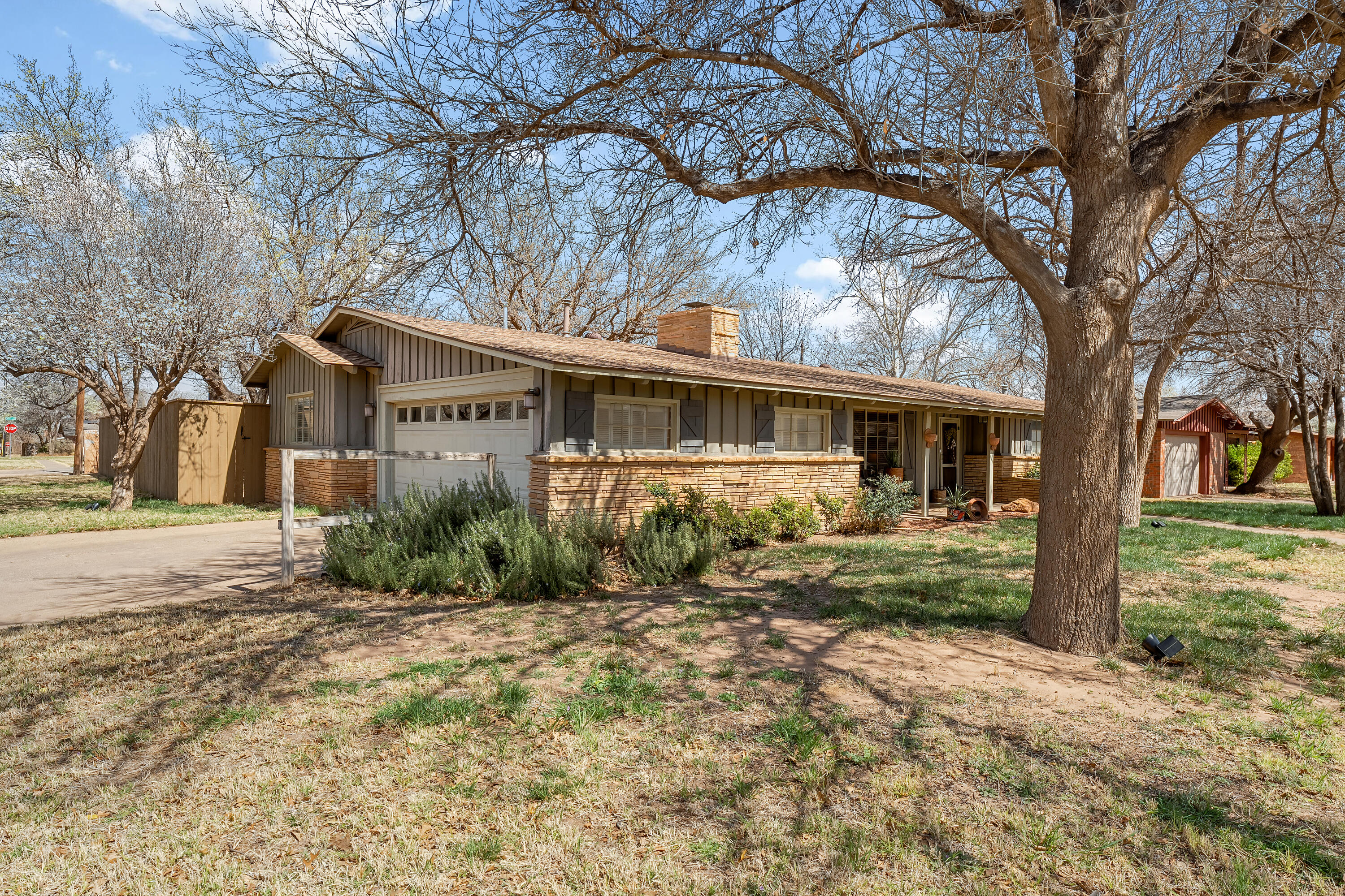 3216 40th Street Lubbock, TX 79413 - Photo 3 of 25 DSC09025