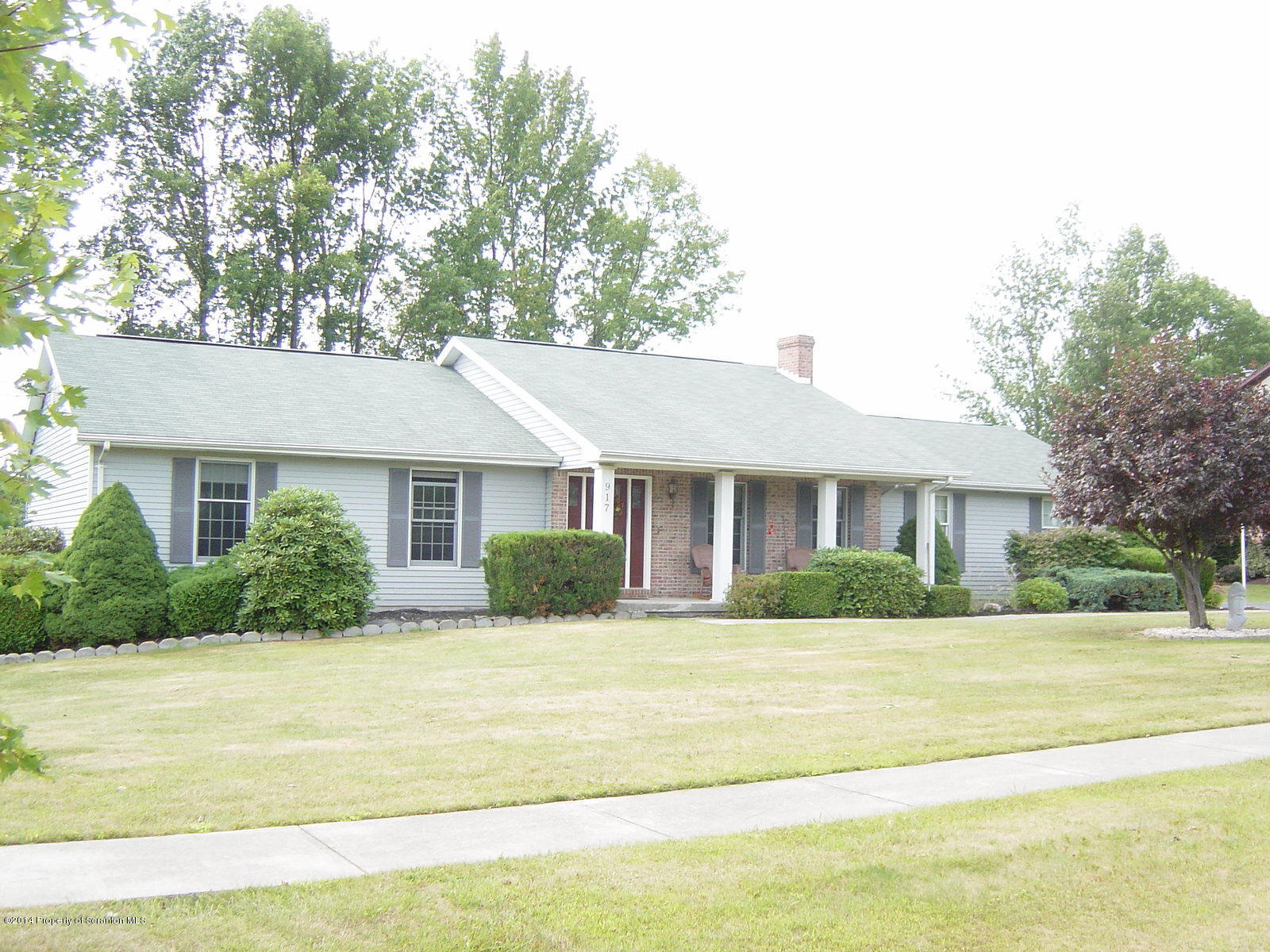 917 Clearview Road Moscow, PA 18444 - Photo 1 of 41 Gallery Image 1