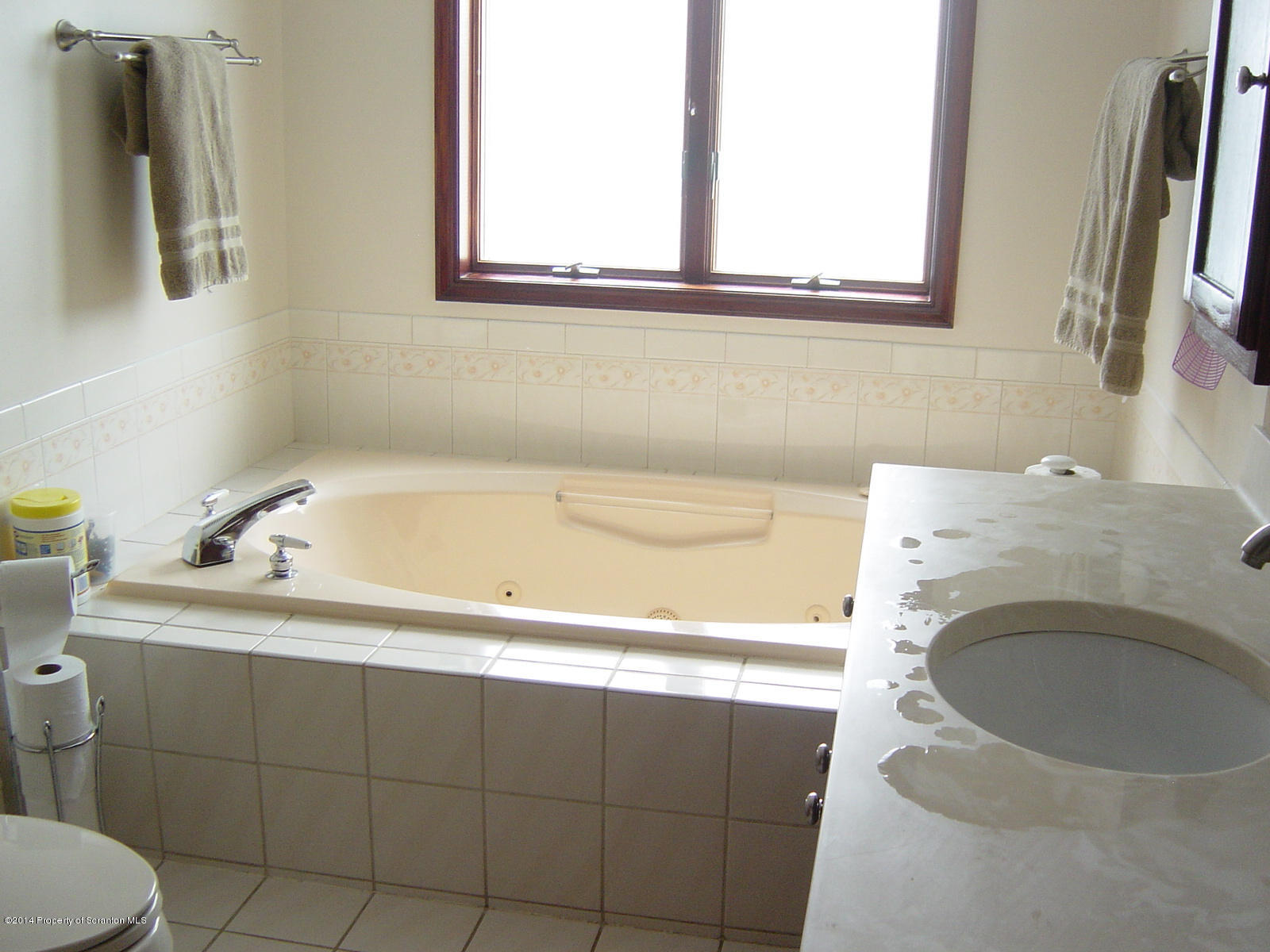 917 Clearview Road Moscow, PA 18444 - Photo 14 of 41 Gallery Image 14