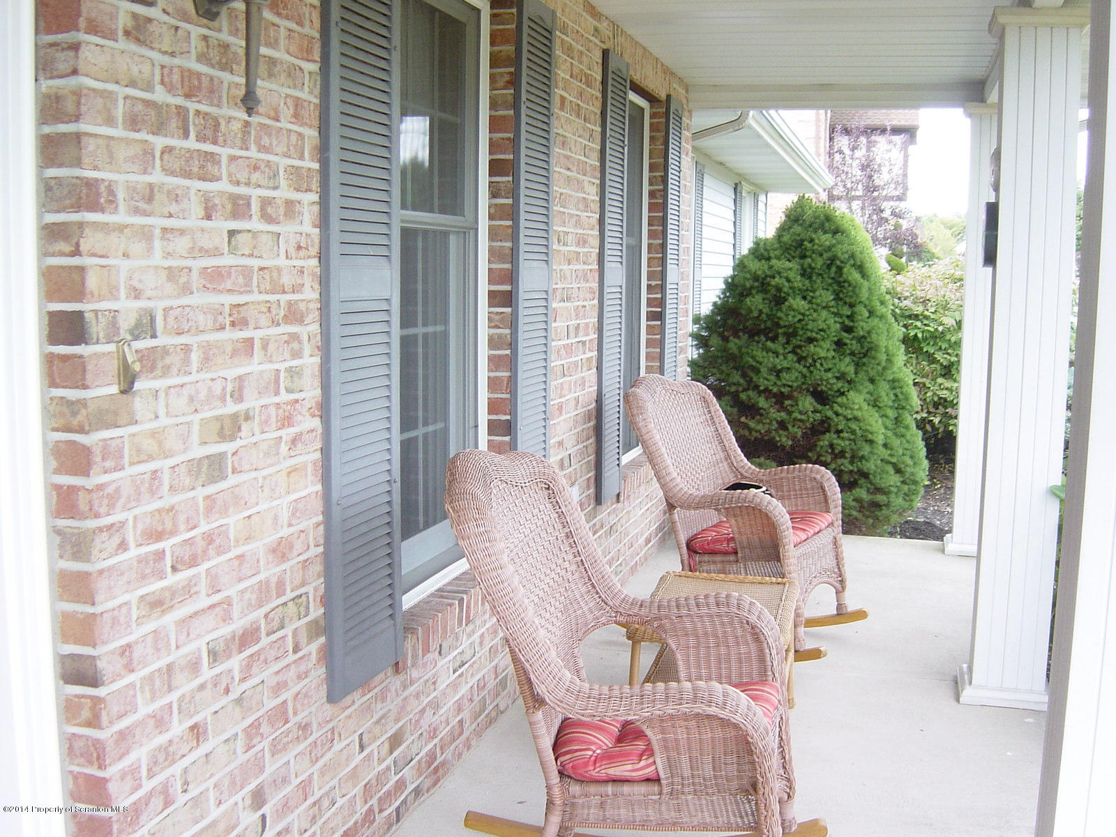 917 Clearview Road Moscow, PA 18444 - Photo 3 of 41 Gallery Image 3