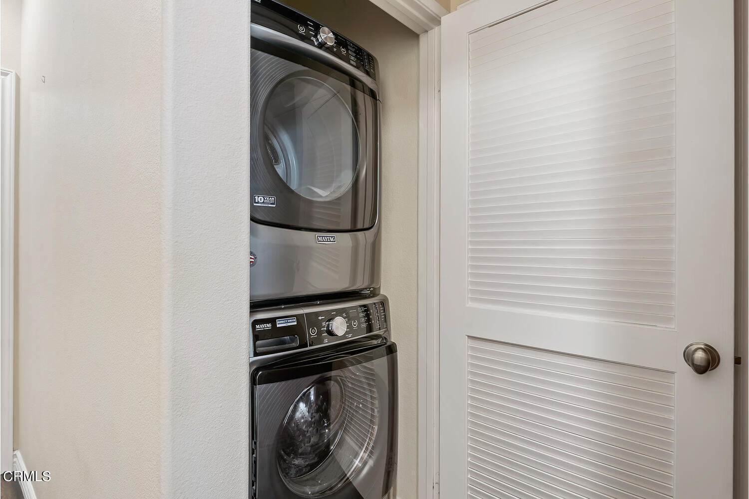 8216 Silver Circle Ventura, CA 93004 - Photo 16 of 20 8216 Silver Cir-016-012-Laundry-MLS_Size