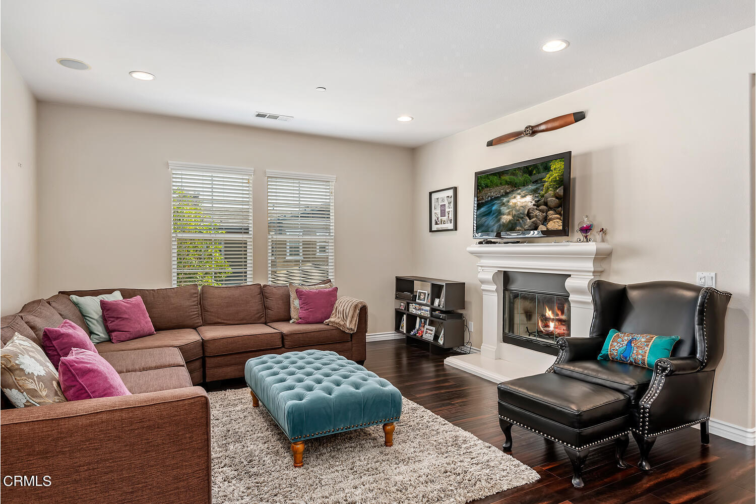 8216 Silver Circle Ventura, CA 93004 - Photo 7 of 20 8216 Silver Cir-007-005-Living Room-MLS_
