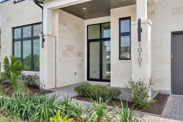 $2,099,990 | 10105 Milky Way Drive, Austin, TX 78730