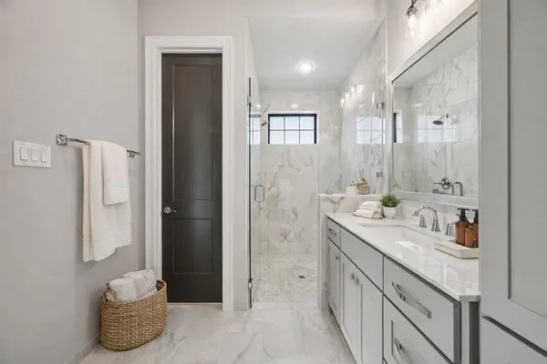 $627,000 | 305 Sunset Lane, Unit 101, Fort Worth, TX 76114