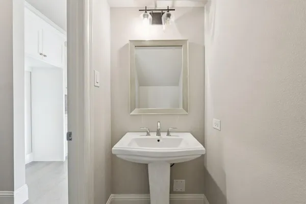 $627,000 | 305 Sunset Lane, Unit 101, Fort Worth, TX 76114