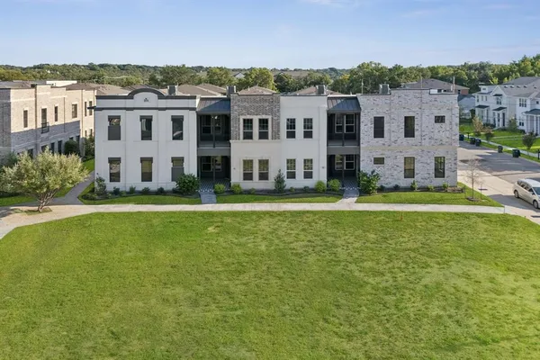 $627,000 | 305 Sunset Lane, Unit 101, Fort Worth, TX 76114